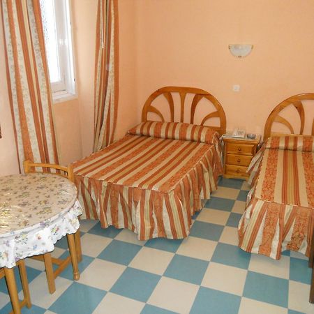 Hostal La Perla Asturiana มาดริด ภายนอก รูปภาพ