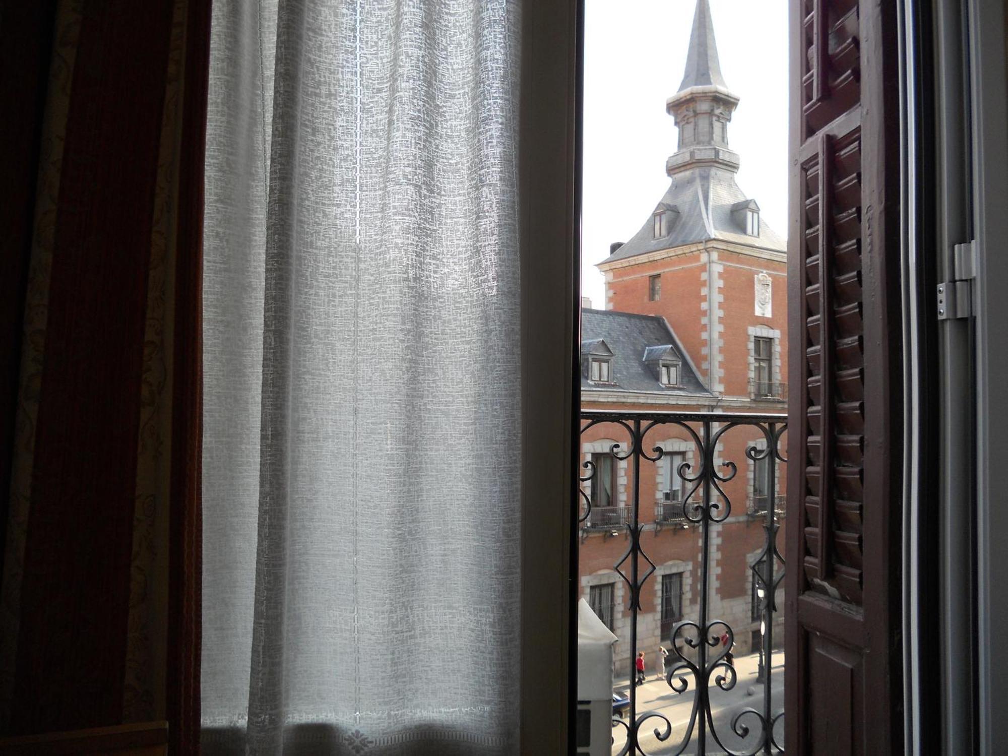 Hostal La Perla Asturiana มาดริด ภายนอก รูปภาพ
