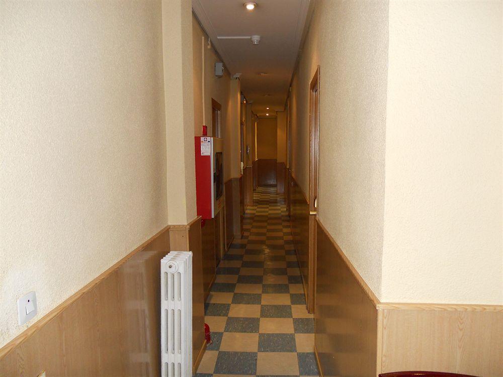 Hostal La Perla Asturiana มาดริด ภายนอก รูปภาพ