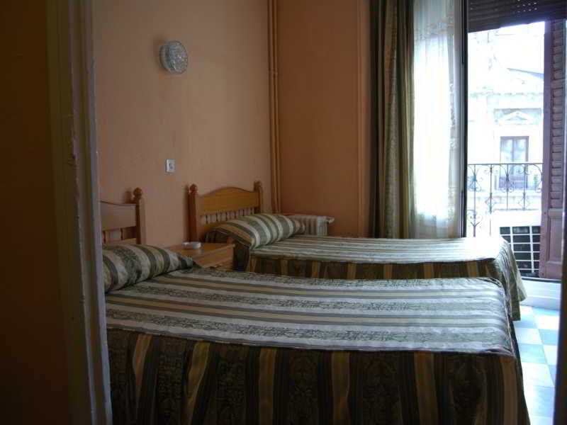 Hostal La Perla Asturiana มาดริด ภายนอก รูปภาพ