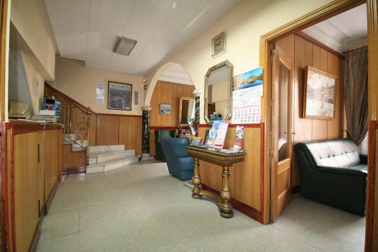 Hostal La Perla Asturiana มาดริด ภายนอก รูปภาพ