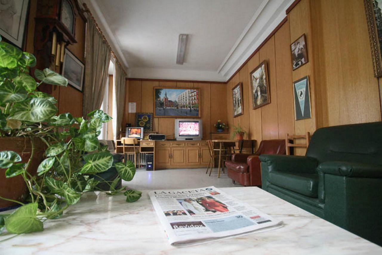 Hostal La Perla Asturiana มาดริด ภายนอก รูปภาพ